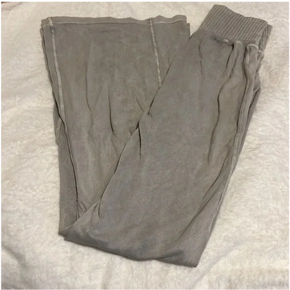 Free People Good Karma Flare legging M/L NWOT - Picture 3 of 3